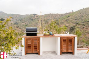 Outside kitchen with BBQ and sink              